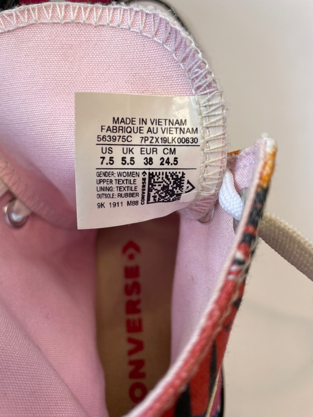 Converse Women’s Chuck Taylor All Star Lift High “Paradise Print”.  Size 7.5 - Picture 7 of 8